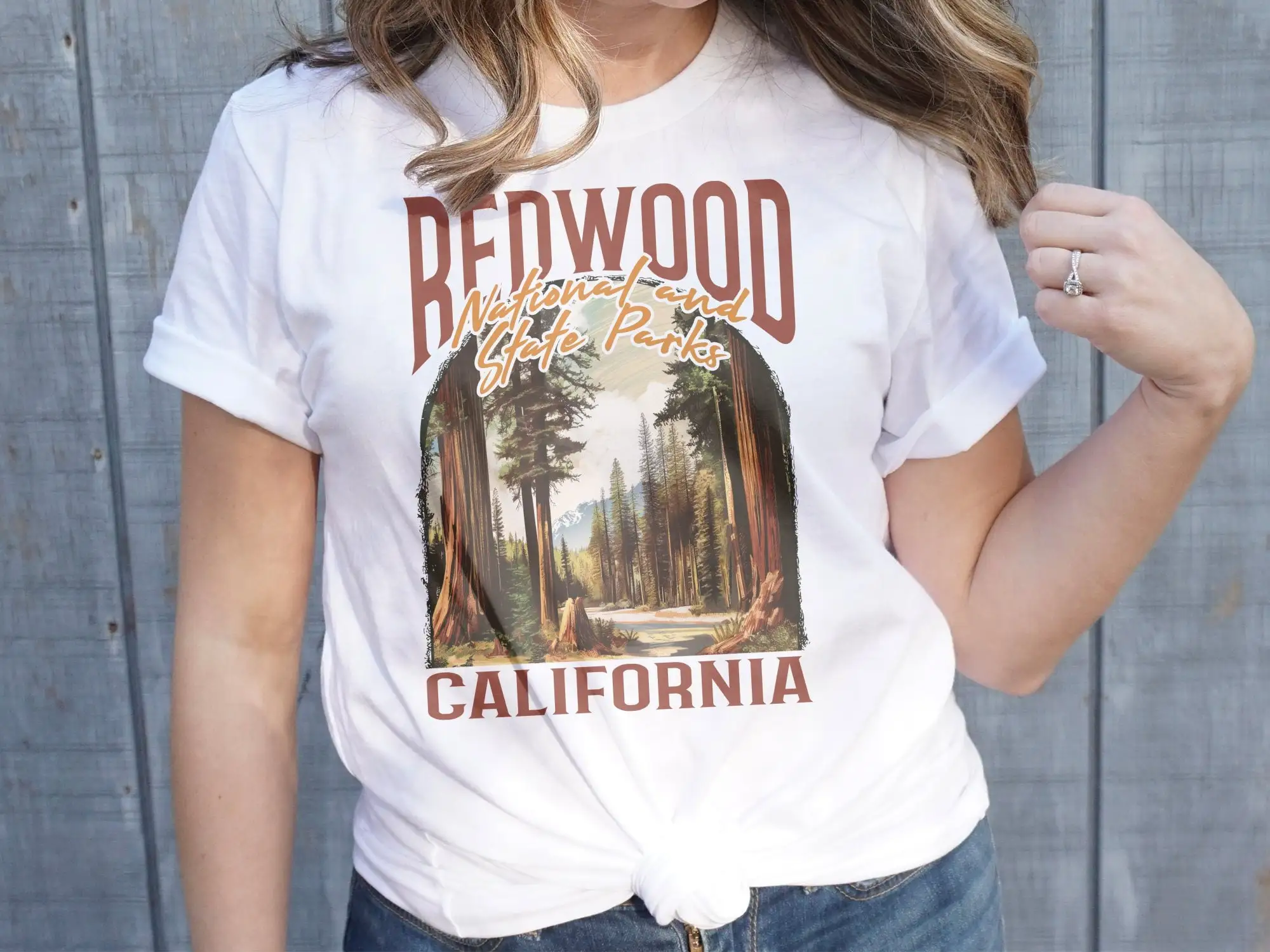 Outdoor Adventure Wear - レッドウッド国立公園および州立公園 T シャツ カリフォルニア ネイチャー ヴィンテージ