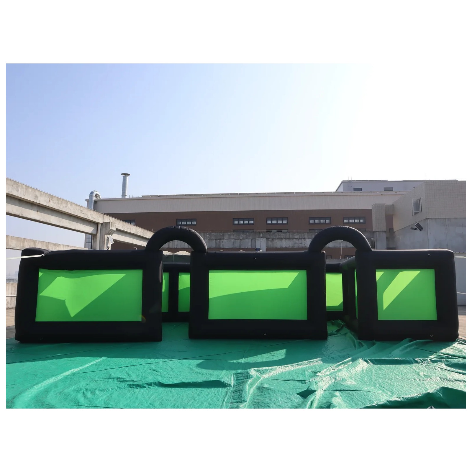 屋外用黒緑色のインフレータブル迷路 10×10m（33×33 - Outdoor Adventure Rentals のレビューと価格